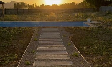 Parcela con casa estilo mediterránea