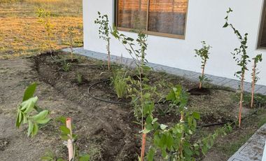 Parcela con casa estilo mediterránea