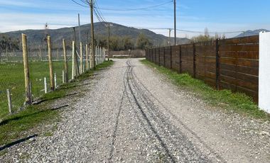 Parcela con casa estilo mediterránea