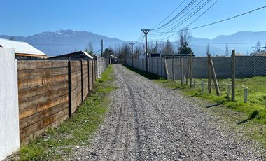 Parcela con casa estilo mediterránea