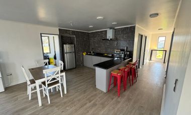 Parcela con casa estilo mediterránea