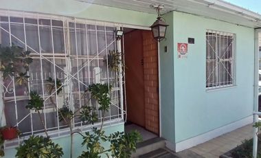 Dos casas se venden en Recoleta cerca del Metro Zapadores