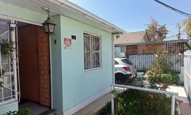 Dos casas se venden en Recoleta cerca del Metro Zapadores