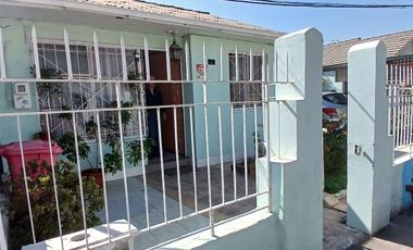 Dos casas se venden en Recoleta cerca del Metro Zapadores