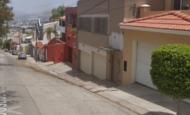 ¡¡Haz Que Tu Dinero Trabaje Para Ti Hoy !! Venta de Hermosa Casa en Exclusiva Zona, Col. Secc 9, Tijuana B C.