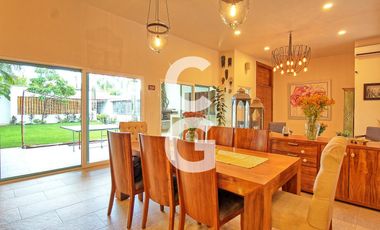 Casa en Venta en Cancún en Residencial Campestre con Alberca y Cava de Vinos