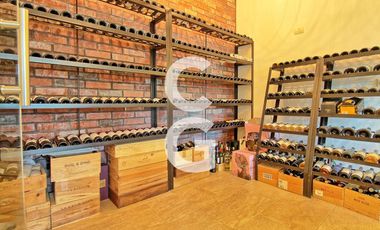 Casa en Venta en Cancún en Residencial Campestre con Alberca y Cava de Vinos