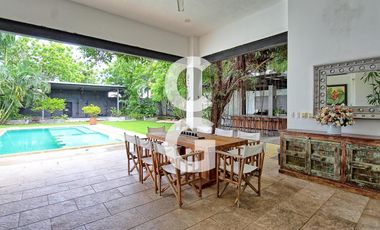 Casa en Venta en Cancún en Residencial Campestre con Alberca y Cava de Vinos