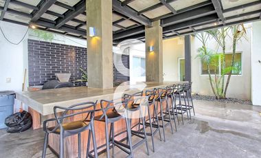 Casa en Venta en Cancún en Residencial Campestre con Alberca y Cava de Vinos