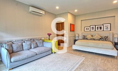 Casa en Venta en Cancún en Residencial Campestre con Alberca y Cava de Vinos