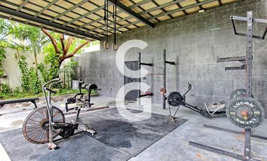 Casa en Venta en Cancún en Residencial Campestre con Alberca y Cava de Vinos