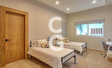 Casa en Venta en Cancún en Residencial Campestre con Alberca y Cava de Vinos