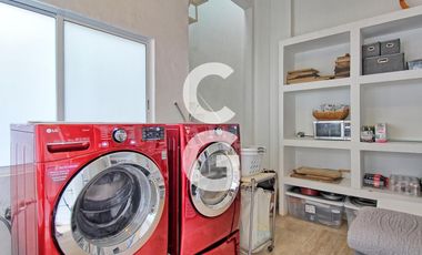 Casa en Venta en Cancún en Residencial Campestre con Alberca y Cava de Vinos