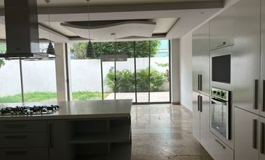 OPORTUNIDAD HERMOSA Y AMPLIA CASA EN VENTA EN COTO VILLA VERONA