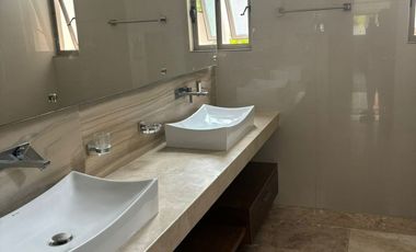 OPORTUNIDAD HERMOSA Y AMPLIA CASA EN VENTA EN COTO VILLA VERONA