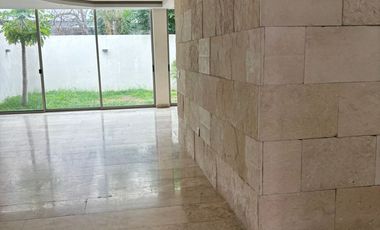 OPORTUNIDAD HERMOSA Y AMPLIA CASA EN VENTA EN COTO VILLA VERONA