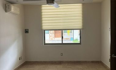 OPORTUNIDAD HERMOSA Y AMPLIA CASA EN VENTA EN COTO VILLA VERONA