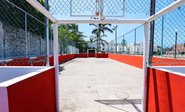 Casa con terraza con salida al jardín y áreas comunes. Incluye sistema de agua potable en toda la casa 100% purificada