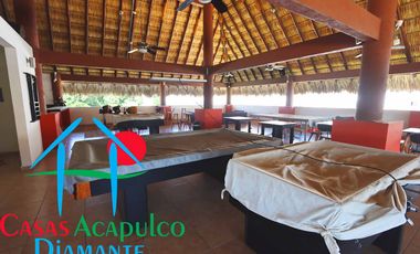 Casa con terraza con salida al jardín y áreas comunes. Incluye sistema de agua potable en toda la casa 100% purificada