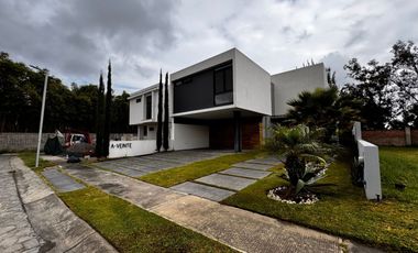 Casa en Venta $11,900,000.00 Fracc. Diana Natura Residencial por Carr. Nogales