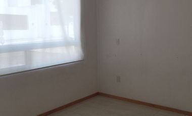 Renta Moderna Casa en Privada en Los Encinos Juriquilla