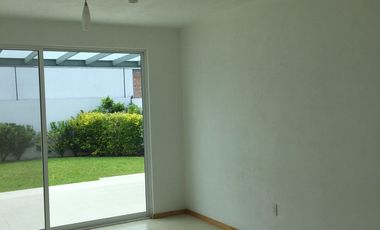 Renta Moderna Casa en Privada en Los Encinos Juriquilla