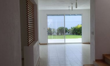 Renta Moderna Casa en Privada en Los Encinos Juriquilla