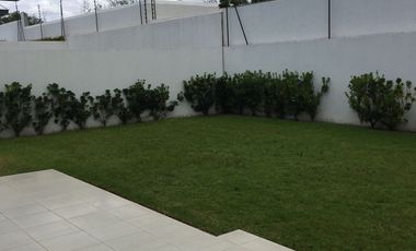 Renta Moderna Casa en Privada en Los Encinos Juriquilla
