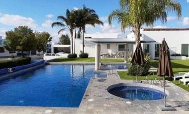 Renta Moderna Casa en Privada en Los Encinos Juriquilla