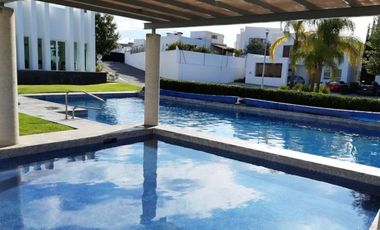 Renta Moderna Casa en Privada en Los Encinos Juriquilla