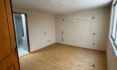 CASA EN VENTA EN TOLUCA DE UN PISO ( RESIDENCIA)