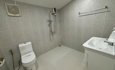 A Modern Designed 3 Bed House for Rent 1 Minute Walk Distance to Mae Phim Beach