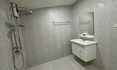 A Modern Designed 3 Bed House for Rent 1 Minute Walk Distance to Mae Phim Beach