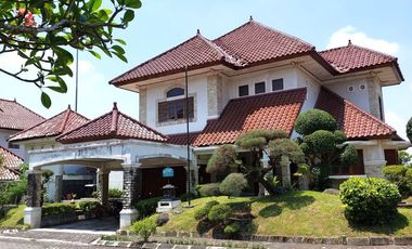 Rumah Mewah Terluas di Perumahan Merapi View