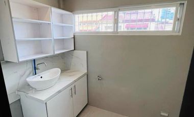 RUSH SALE! PRE OWNED FULLY FURNISHED TOWNHOUSE IN BRGY. SAN ANTONIO MAKATI