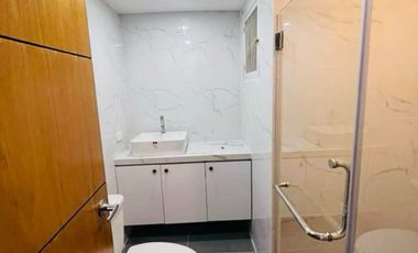 RUSH SALE! PRE OWNED FULLY FURNISHED TOWNHOUSE IN BRGY. SAN ANTONIO MAKATI