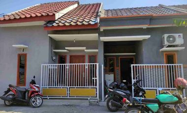 Jual Rumah Murah
Masangan Kulon Sukodono
Sidoarjo

Luas 36m2 ( 4x9 )
Full Bangunan
KT 2 KM 1
Row jln 2m
Pick Up Masuk Press
PLN 900
Air sumur
Surat Petok D

Harga 185 Juta
Cash Only

Minat