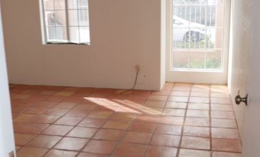 Hermosa Casa Amplia En Zona Tranquila.