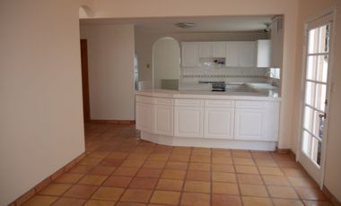 Hermosa Casa Amplia En Zona Tranquila.
