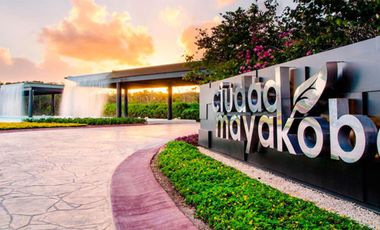 Casa con jardín y alberca privada, en venta, Mayakoba, Playa del Carmen.