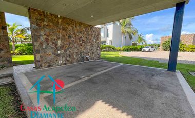 Hermosa casa con alberca privada y vista al campo de golf Tres Vidas