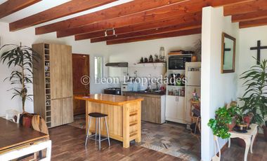 Leon Propiedades vende parcela con casa en Hacienda San José, Curacaví.