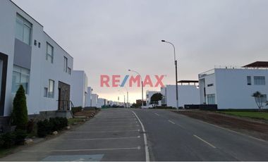 Venta De Terreno En Exlusivo Condominio Playa Coral Asia