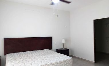 Departamento en renta, amueblado, tres recámaras, excelente ubicación en Mérida