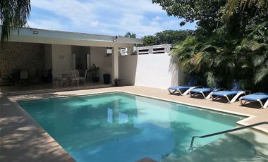 Departamento en renta, amueblado, tres recámaras, excelente ubicación en Mérida