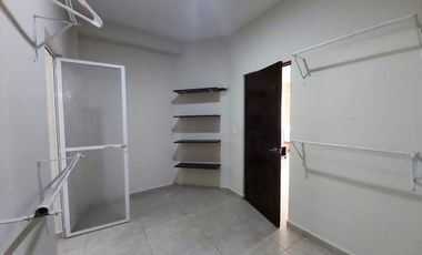 Departamento en renta, amueblado, tres recámaras, excelente ubicación en Mérida