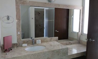 Departamento en renta, amueblado, tres recámaras, excelente ubicación en Mérida