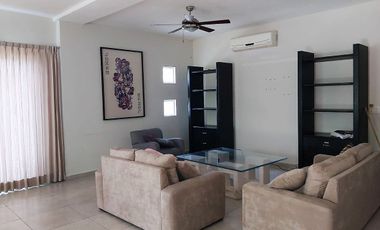 Departamento en renta, amueblado, tres recámaras, excelente ubicación en Mérida