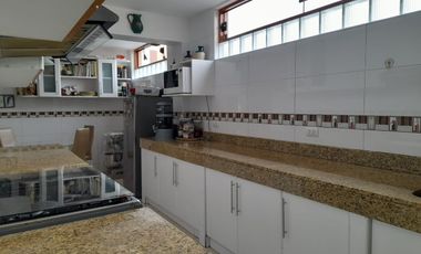 VENDO CASA EN CONDOMINIO EN LA CAPULLANA CERCA A PARQUE