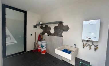 CASA EN VENTA EN RESIDENCIAL SANTA BARBARA AGUASCALIENTES SUR PONIENTE